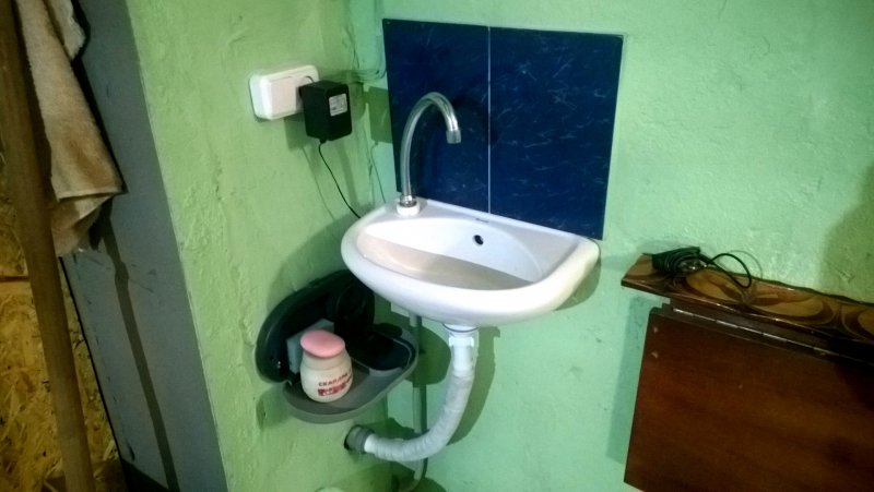 Мини умывальник для гаража