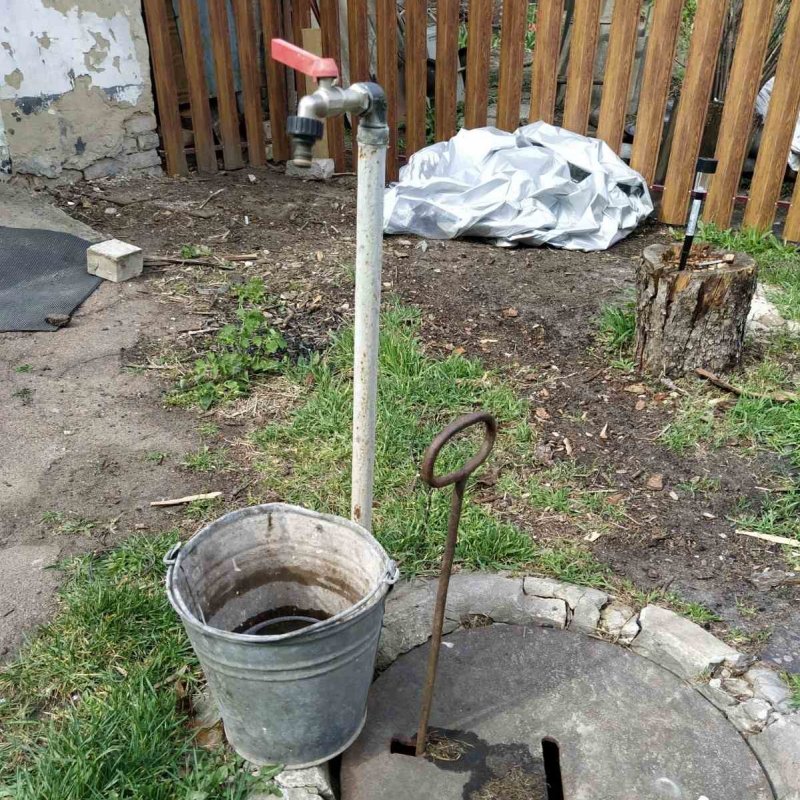 Самодельная колонка для воды на даче