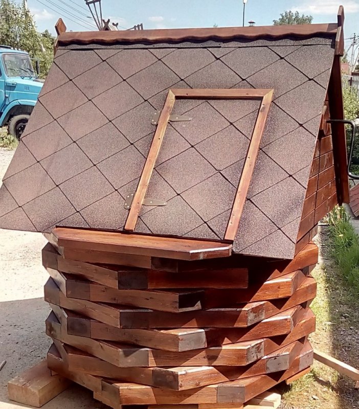 Домик для колодца из кирпича