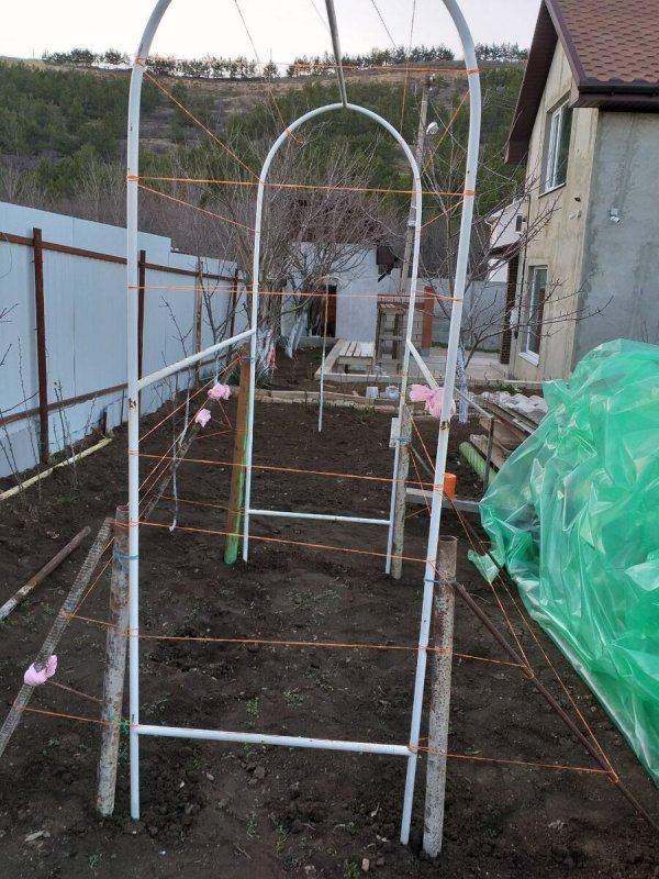 Каркас для парника на даче