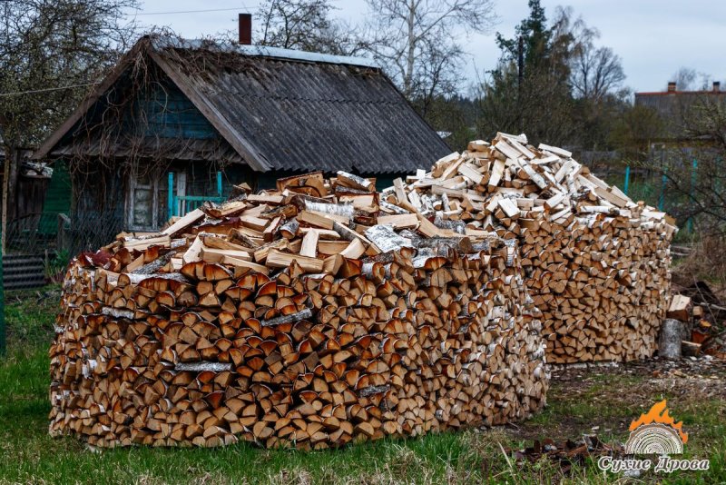 Поленница из березы