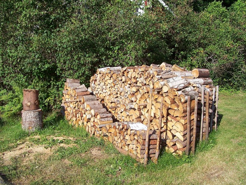 Круглая поленница дров