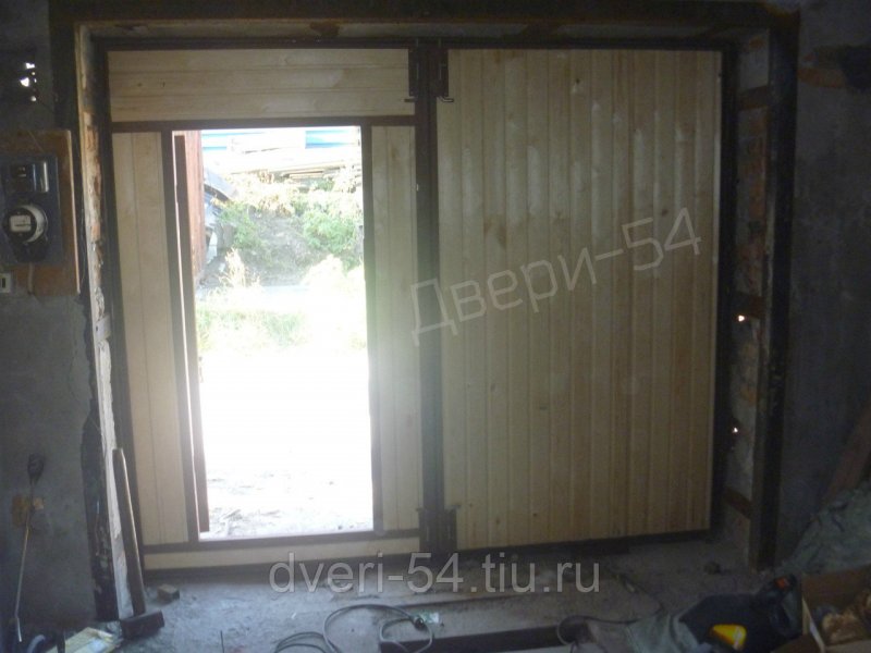 Утеплить ворота гаража