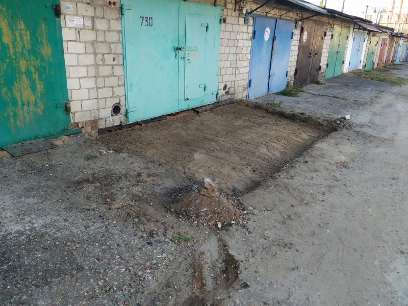 Бетонный пандус из гаража на асфальт