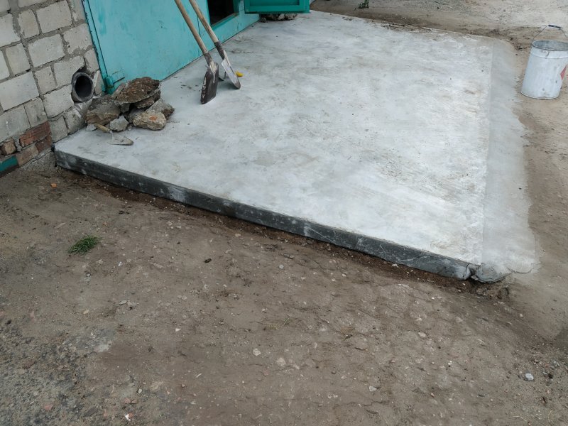 Бетонный пандус в гараж