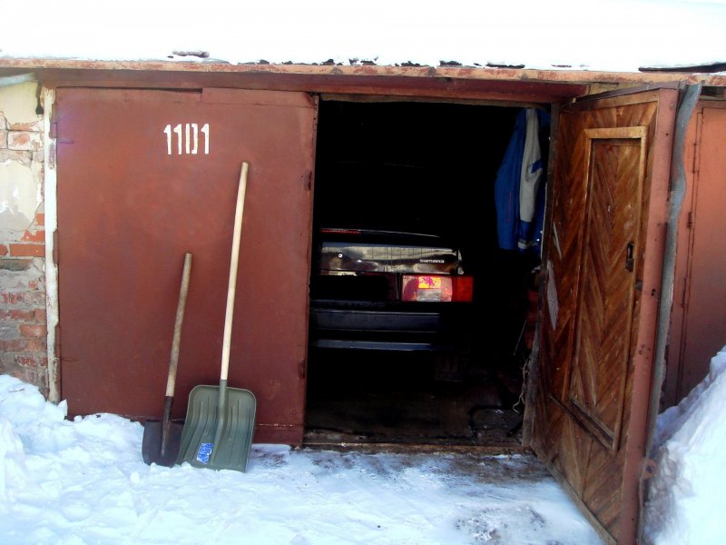 ВАЗ 2114 зима у гаража