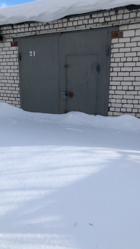 Кирпичный гараж зима