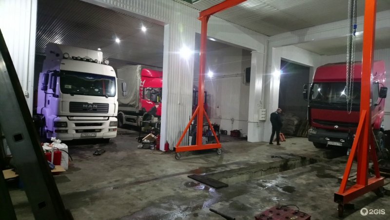 Гараж для ремонта грузовых автомобилей