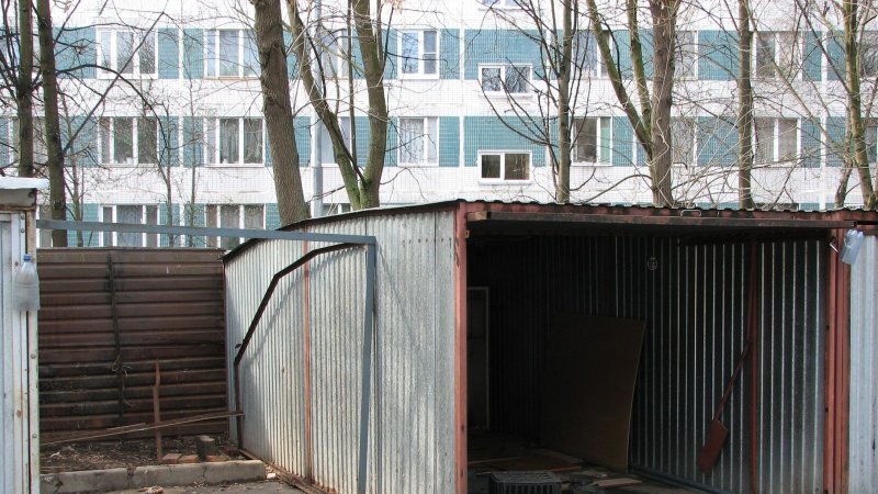 Гаражи ракушки в Москве во дворах