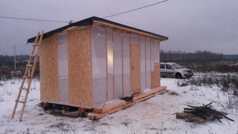 Маленькая каркасная баня 2х3 из ОСБ