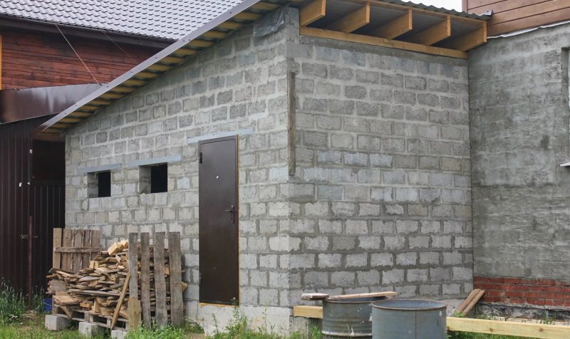 Сарай из керамзитобетонных блоков