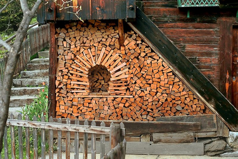 Красивые поленницы из дров