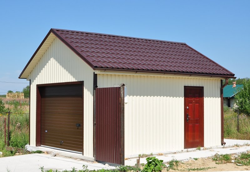 Сарай из профлиста