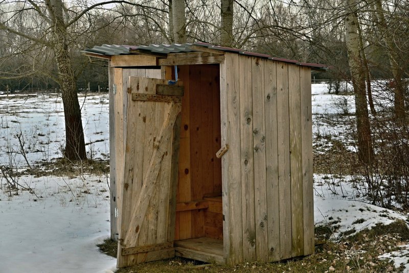 Сельский туалет