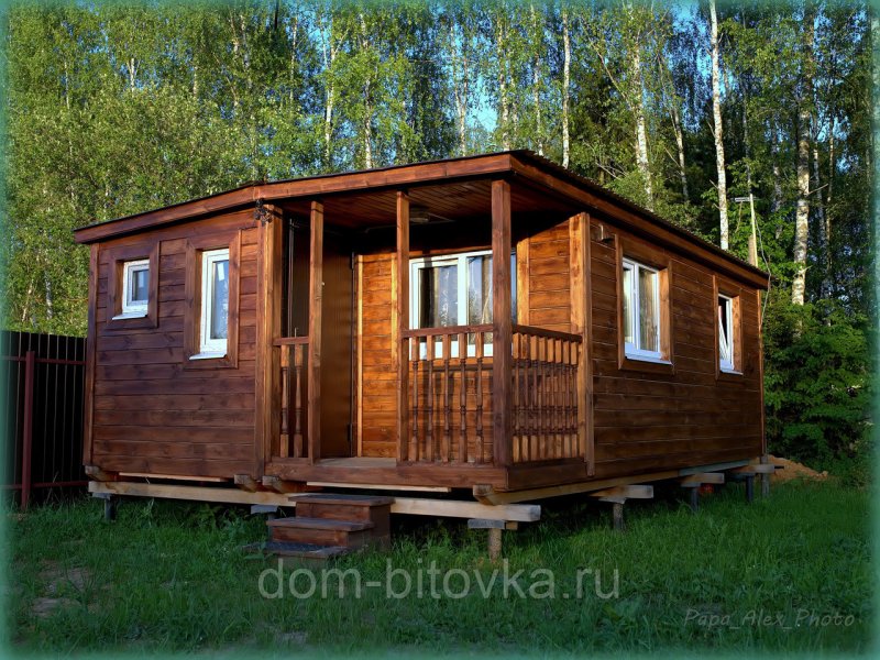 Садовый домик из бытовки