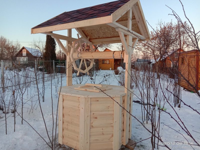 Декоративный колодец