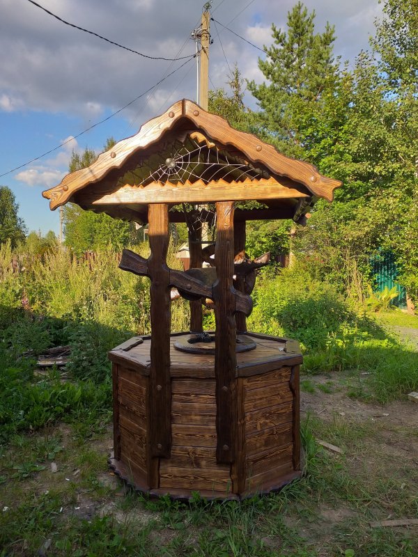 Украшение скважины на даче