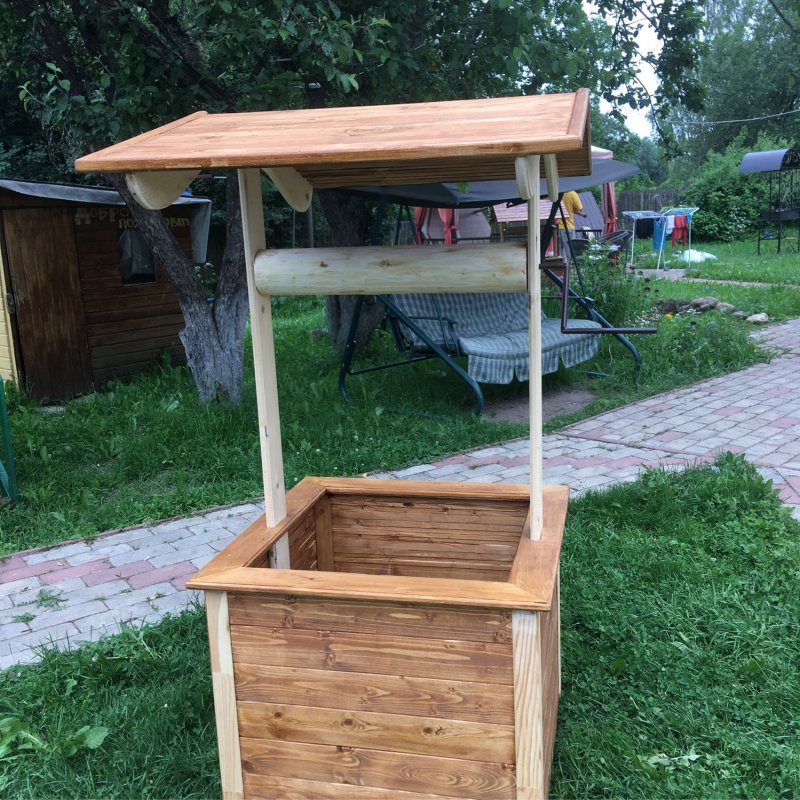 Декоративный колодец из камня