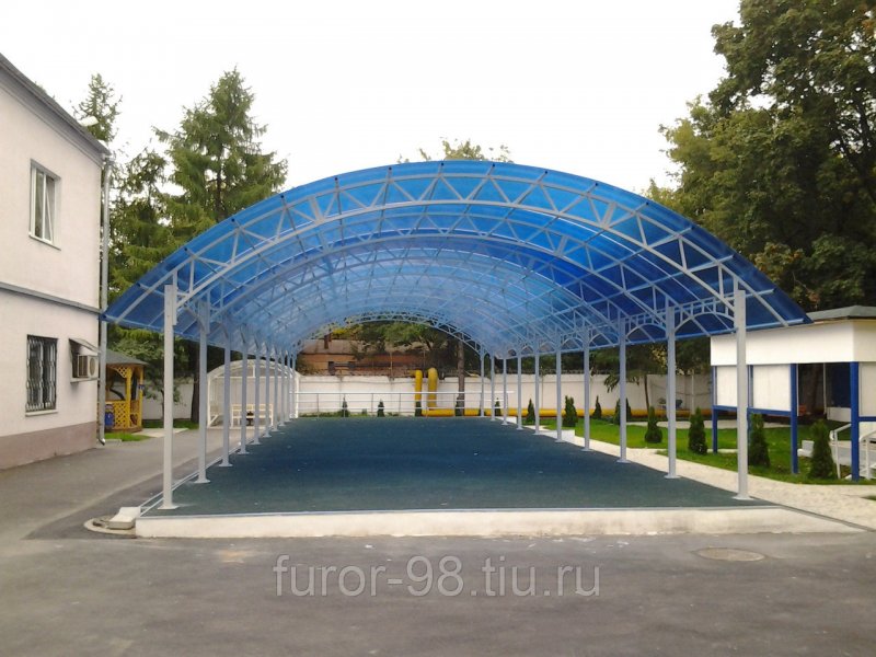 Арочный навес для зоны отдыха
