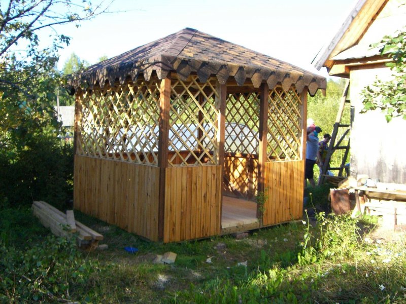 Красивые беседки из подручных материалов