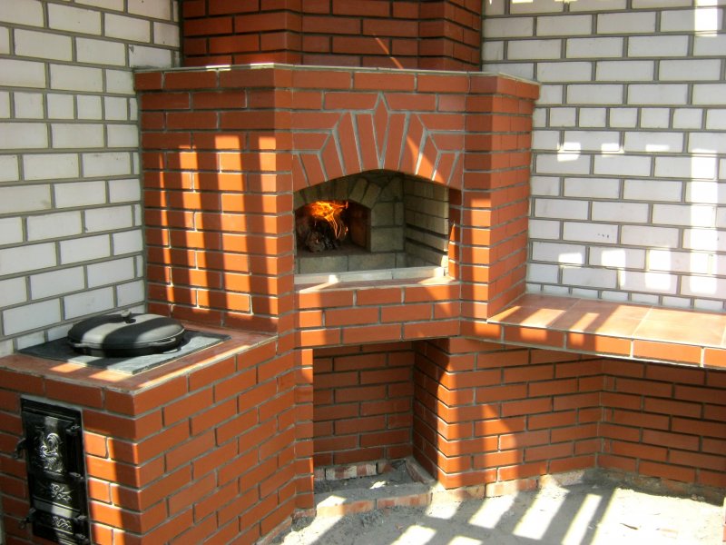 Мангал из кирпича с казаном