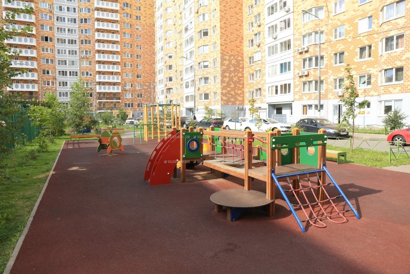Благоустроенные дворы с детьми
