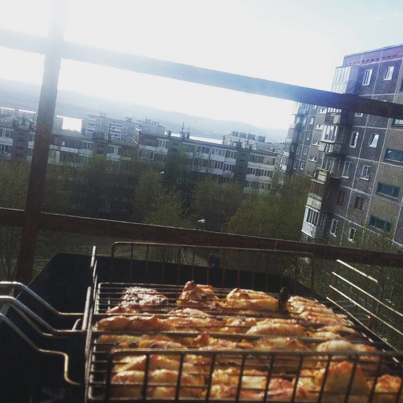 Шашлычная на балконе