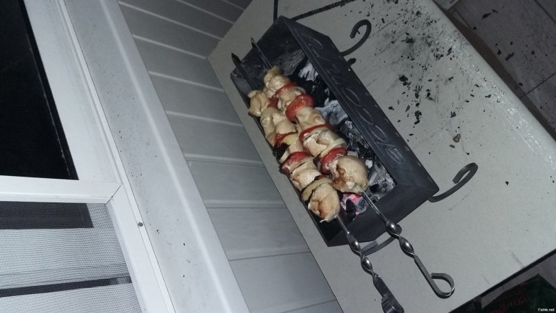 Мангал балконом 9 этажа