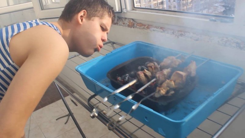 Гриль для балкона на углях