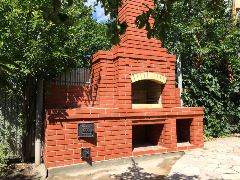 Мангальная из красного кирпича