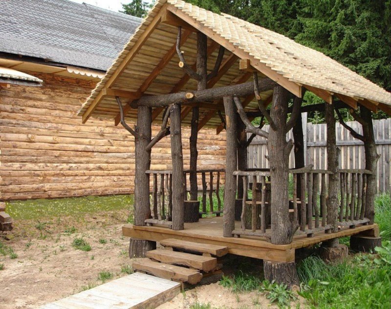 Беседки из необработанного дерева