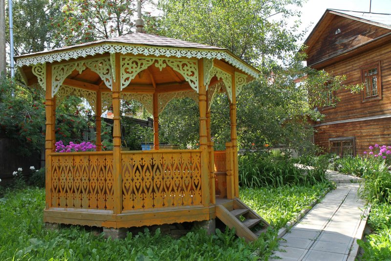 Беседки с резьбой