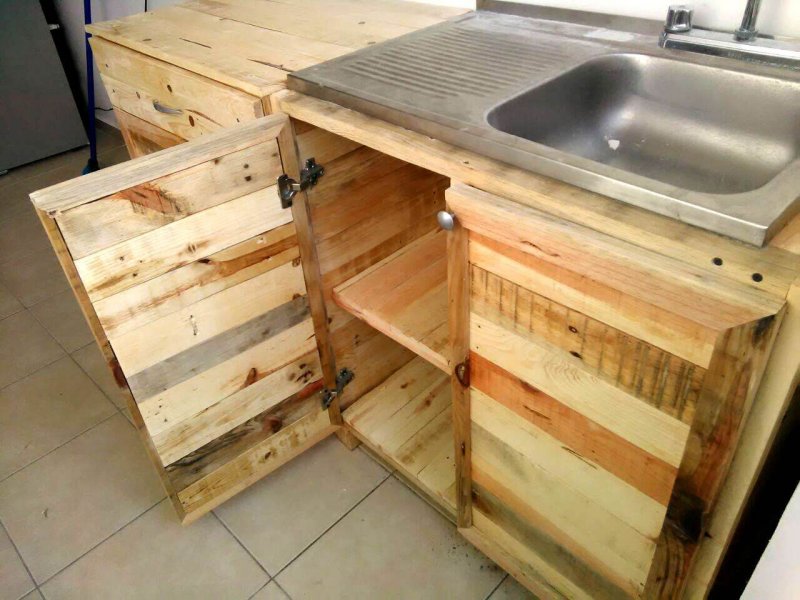 Кухонная раковина из поддонов