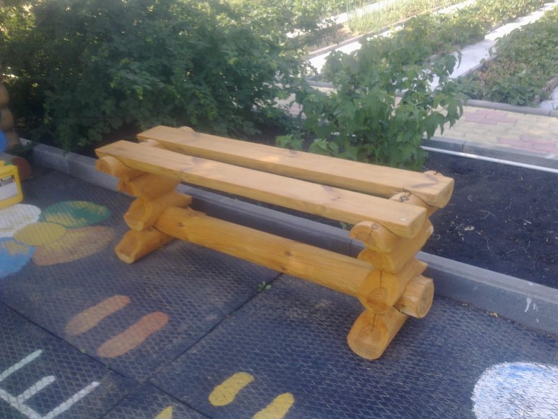 Скамейка из кругляка