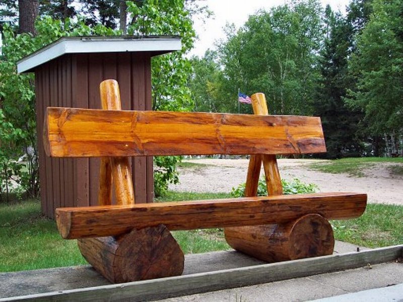 Лавка из бревна