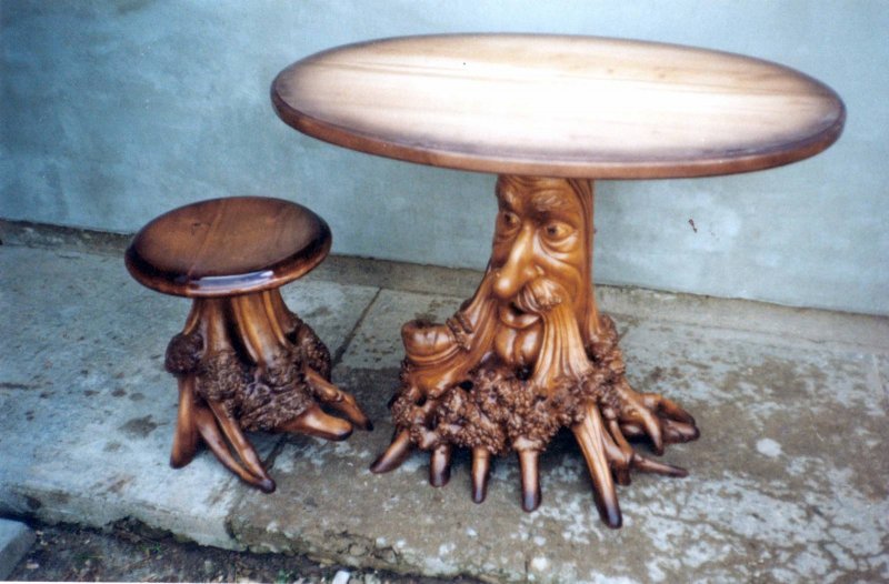 Столик из корня дерева