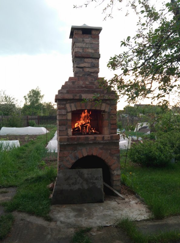 Уличные жаровни из кирпича