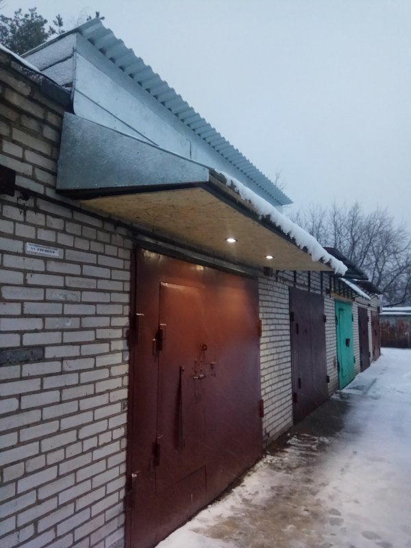 Навес над воротами гаража