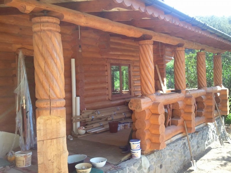 Терраса из бревна