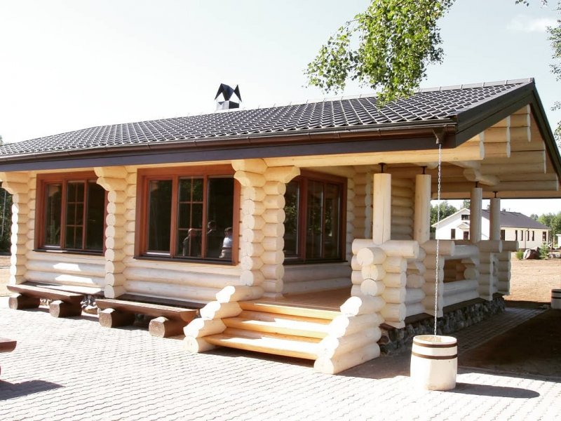 Баня с беседкой из оцилиндрованного бревна