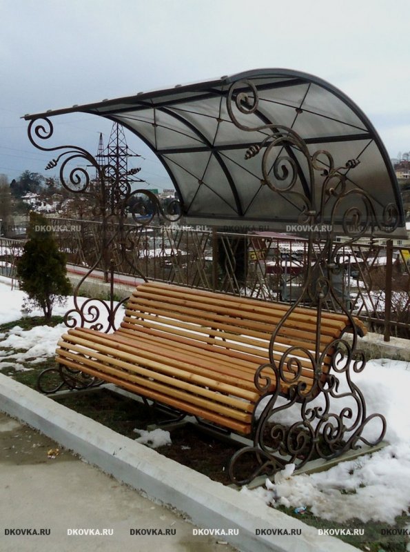 Скамейка с козырьком