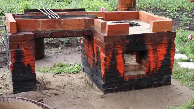 Мангал из старого кирпича