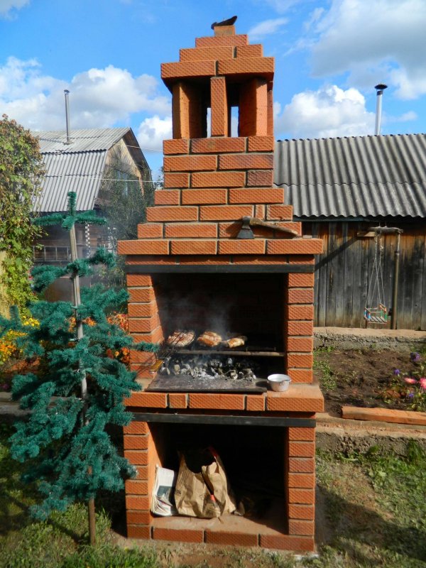 Кирпичный мангал