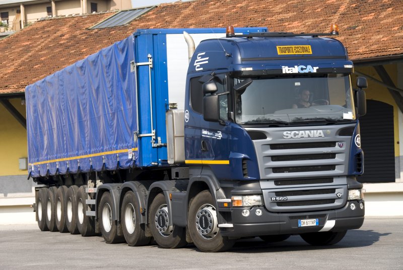 Scania 8x4 r560