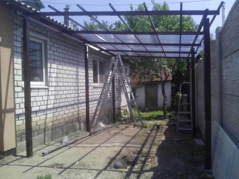 Виноградная полуарка