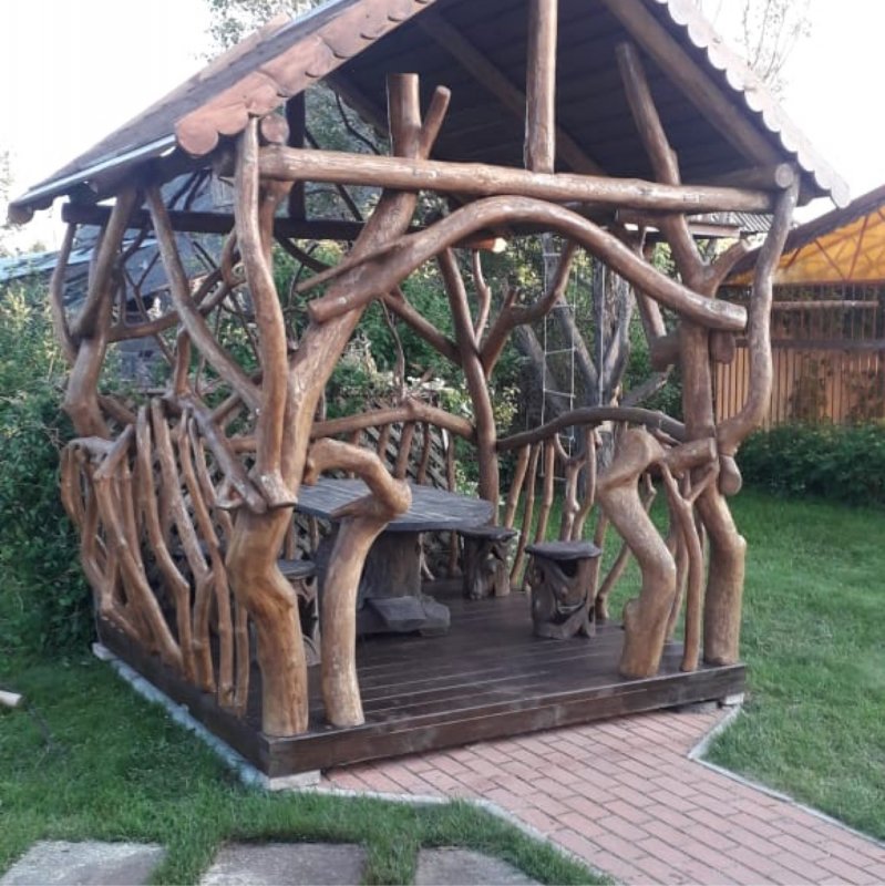 Беседка из коряг