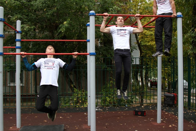 Спорт турник