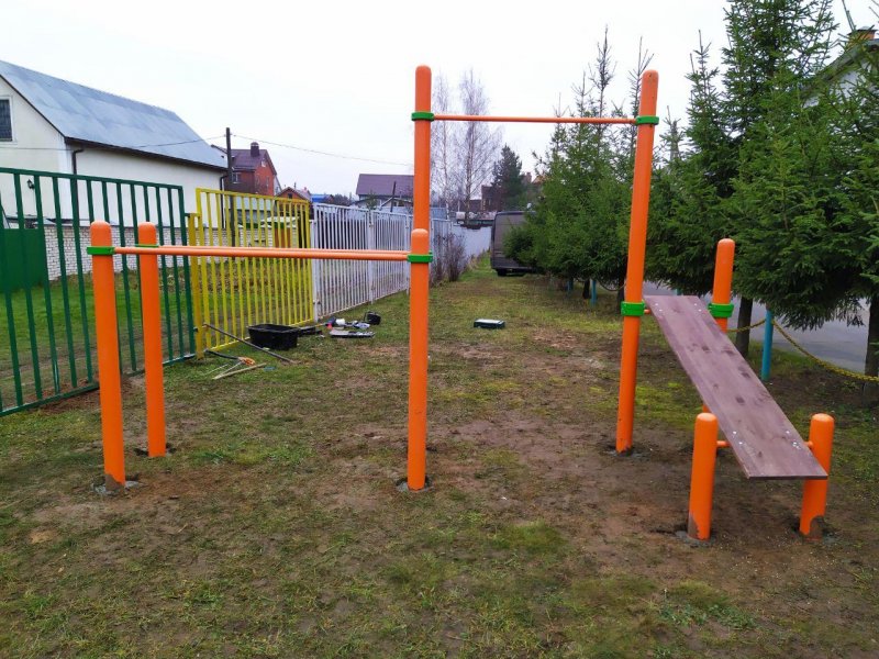 Турник на улице