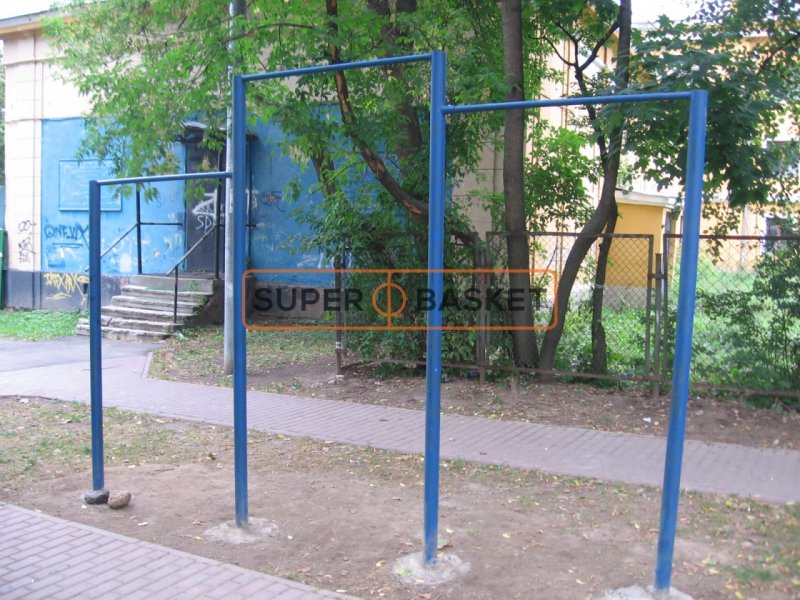 Турник на улице