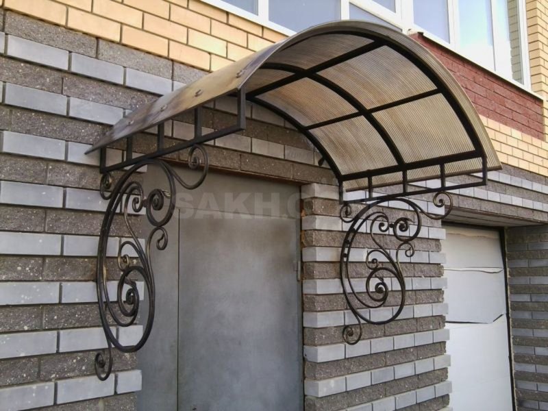 Козырьки металлические